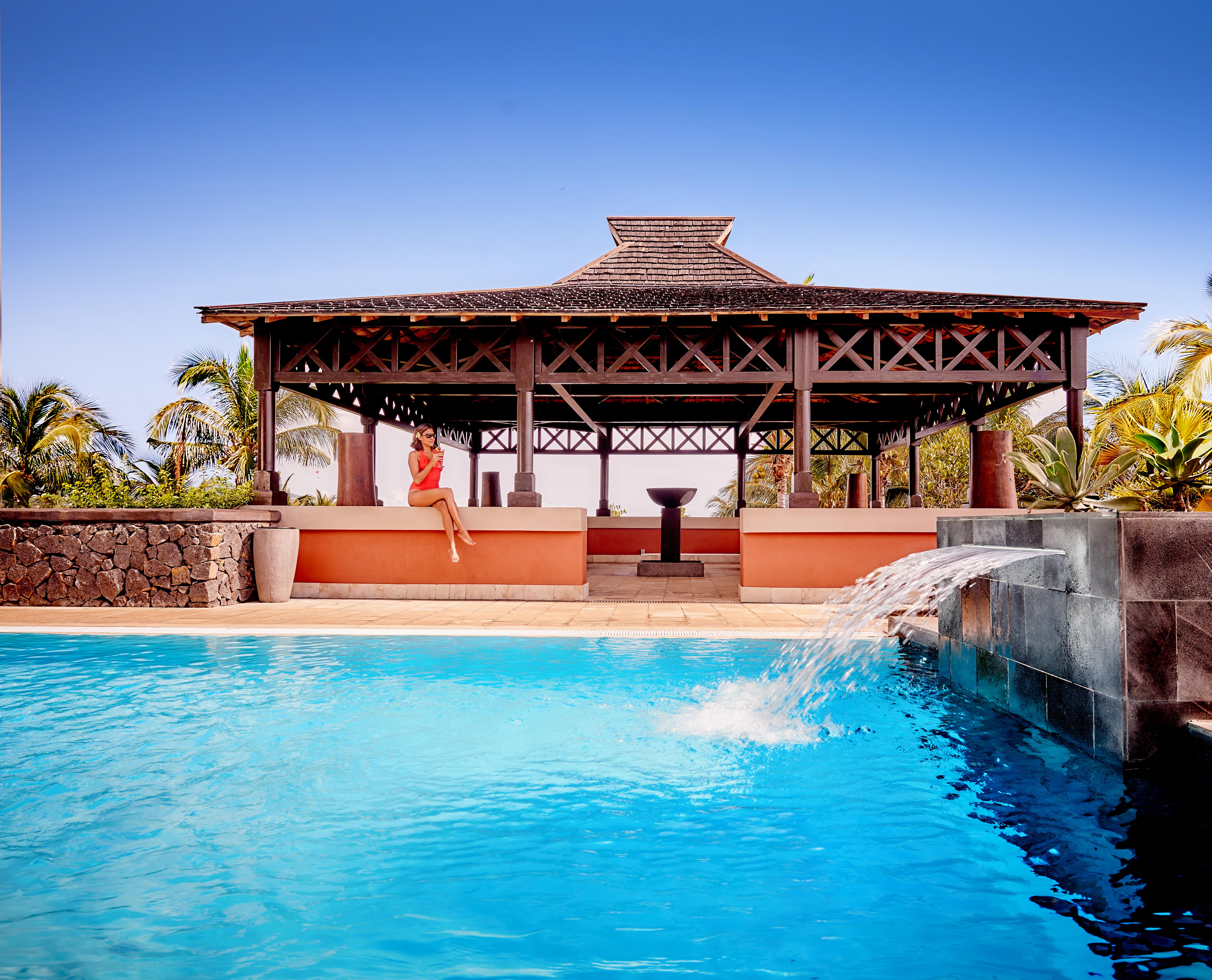 Iloha Seaview Hotel Сен-Лу Екстериор снимка