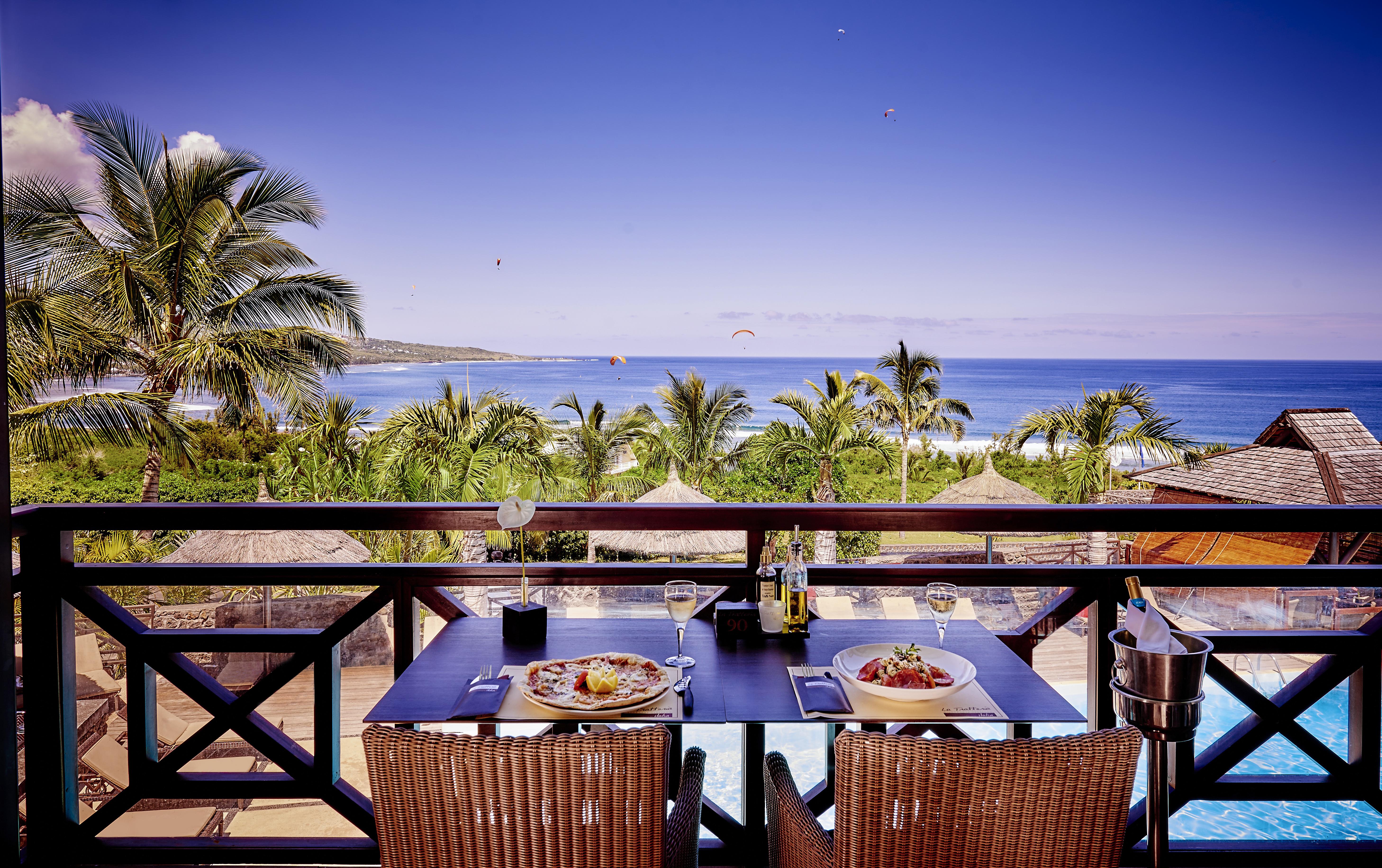 Iloha Seaview Hotel Сен-Лу Екстериор снимка
